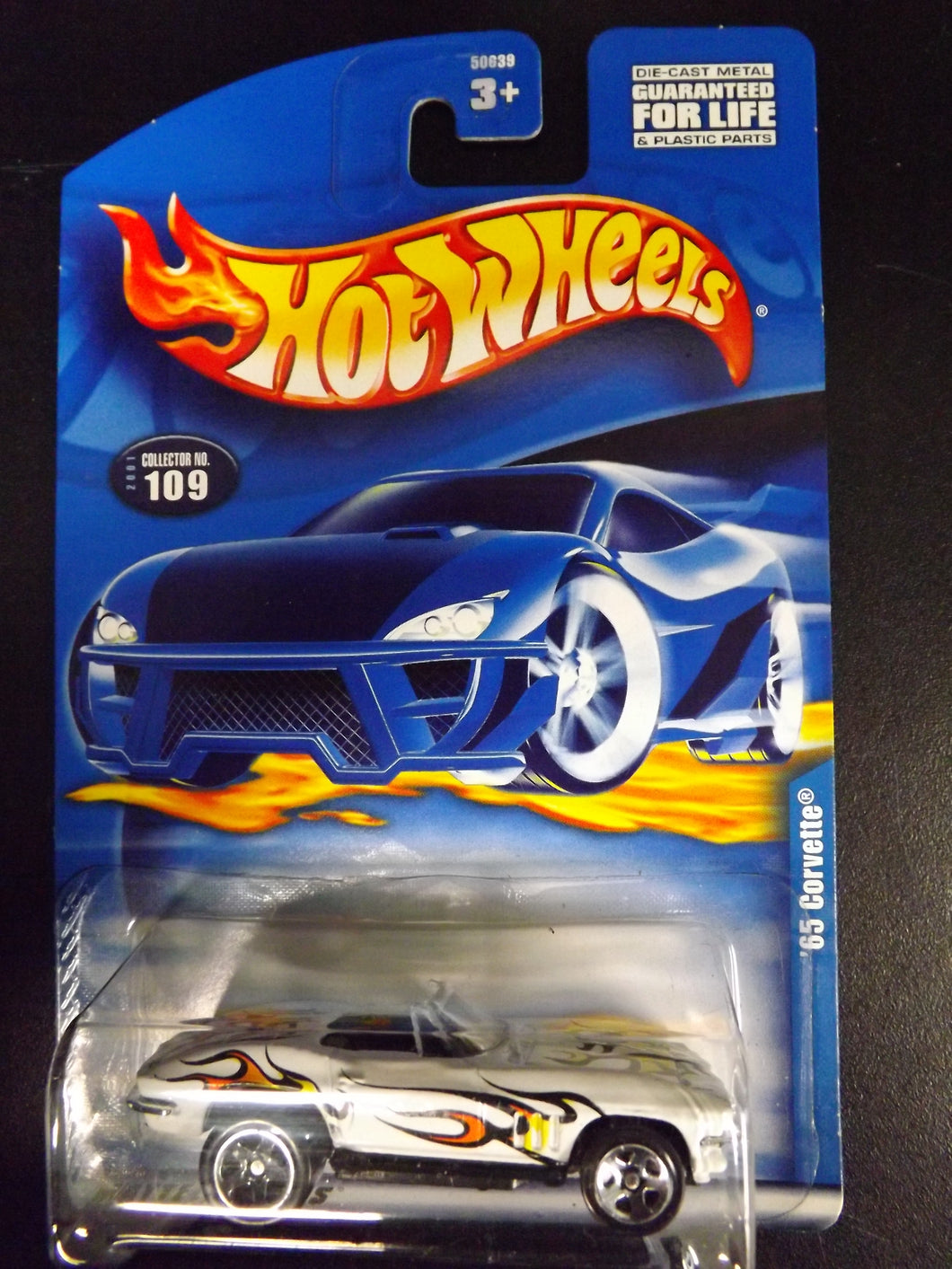 Hot Wheels - ‘65 Corvette (white with flames)